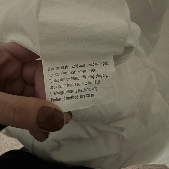 Hypoallergenic Down Alternative Light Warmth Microfiber Comforter Full/Queen - Picture 6 of 7